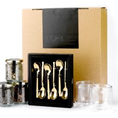 מארז הזהב -  מארז חליטות תה, סט כפיות זהב וזוג כוסות זכוכית. מתנות חורף לעובדים